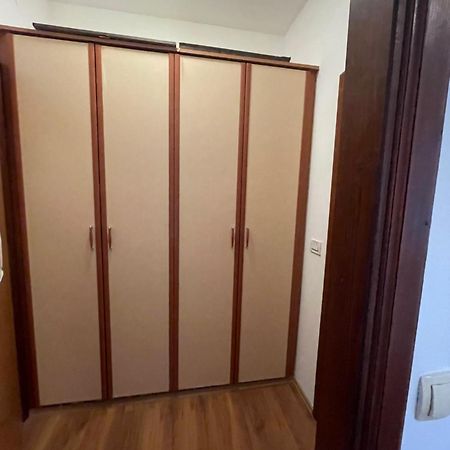 Vila Liza Bed & Breakfast โตรกีร์ ภายนอก รูปภาพ