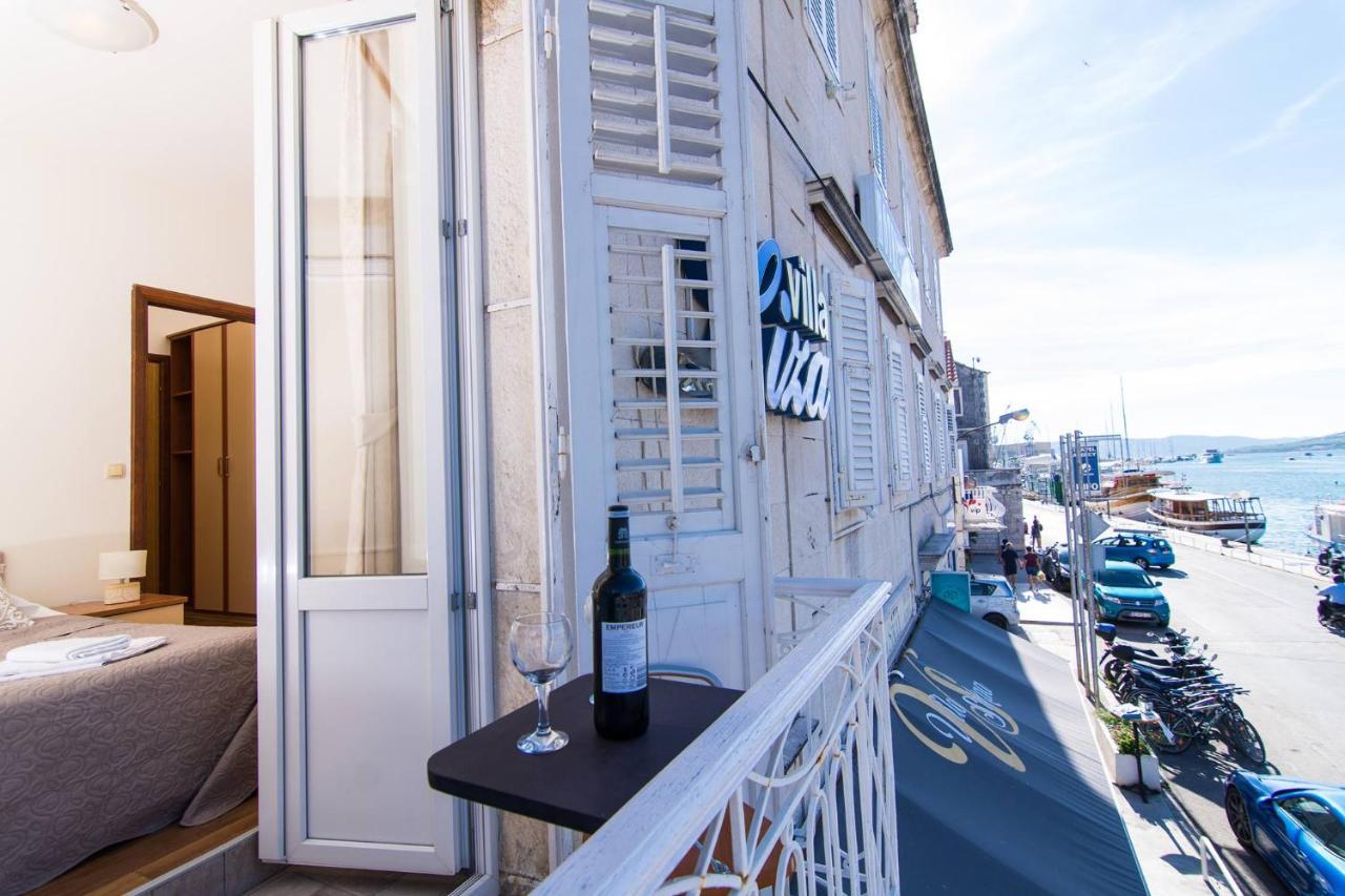 Vila Liza Bed & Breakfast โตรกีร์ ภายนอก รูปภาพ